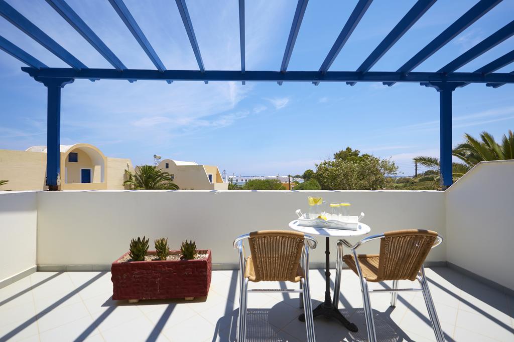 Hermes Hotel คามารี ภายนอก รูปภาพ